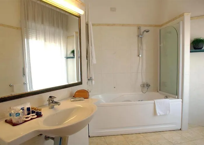 Western Major Hotel 4*